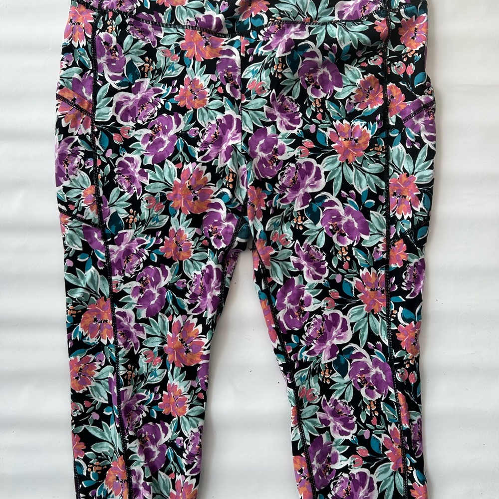 Torrid active 3 Floral Print Leggings cropped